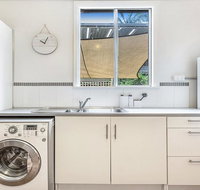 Sounds of Sunshine 2 Downstairs half of House - Kingaroy Accommodation