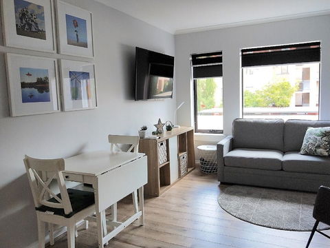 South Terrace 'Nesuto' + Smart TV + WiFi - Kingaroy Accommodation 1