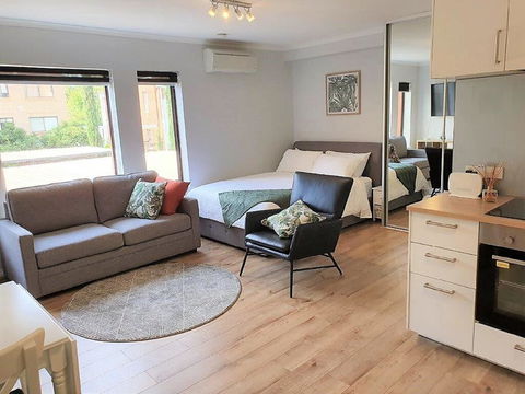 South Terrace 'Nesuto' + Smart TV + WiFi - Kingaroy Accommodation 2