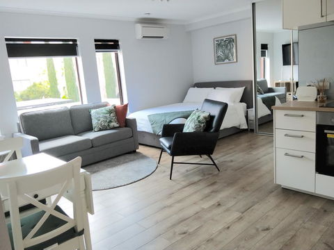 South Terrace 'Nesuto' + Smart TV + WiFi - Kingaroy Accommodation 0