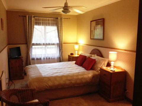 Southern Vales Bed & Breakfast - Kingaroy Accommodation 0