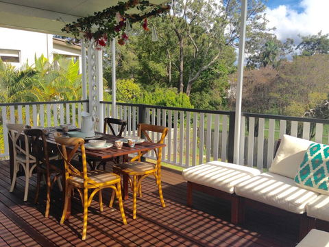 Southport Retreat - Kingaroy Accommodation 2