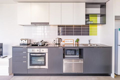 Spacious Docklands 2 Bedroom 2 Bathroom Apartment - Kingaroy Accommodation 2