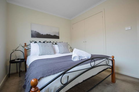 Spacious Lovely 5Beds Home@Point Cook - Kingaroy Accommodation 2