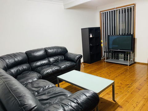 Spacious Townhouse In Wollongong - Kingaroy Accommodation 1