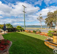 Spoil yourself with the perfect position of this first floor Unit - Kingaroy Accommodation