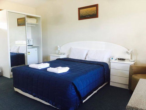 Springsure Overlander Motel - Kingaroy Accommodation 1