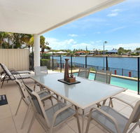 St Lucia 11 - 4 BDRM Canal Home with Pool - Kingaroy Accommodation