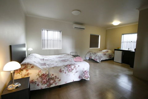 Station Hotel Motel Kurri - Kingaroy Accommodation 2