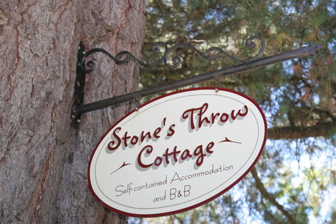Stone's Throw Cottage Bed And Breakfast - Kingaroy Accommodation 1