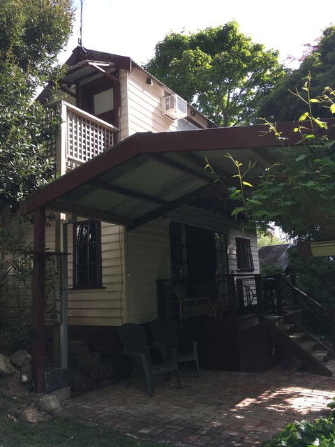 Stone's Throw Cottage Bed And Breakfast - Kingaroy Accommodation 2