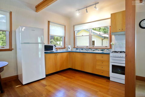 Stonewall Cottage And Studio - Kingaroy Accommodation 3