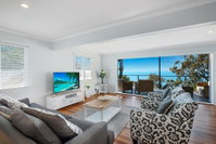 Stunning Family Escape on the Point With Bay Views