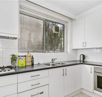 Stunning Hidden Gem in the Heart of St. Kilda 2 Bed 1 Bath Free WiFi Carpark  Netflix - Kingaroy Accommodation