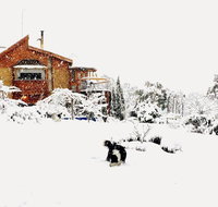STUNNING HOME WITH AMAZING VIEWS - just 20 mins to the city and only 10 to MONA - Kingaroy Accommodation