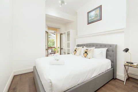 STUNNING SYDNEY HOME 7 - Kingaroy Accommodation 2