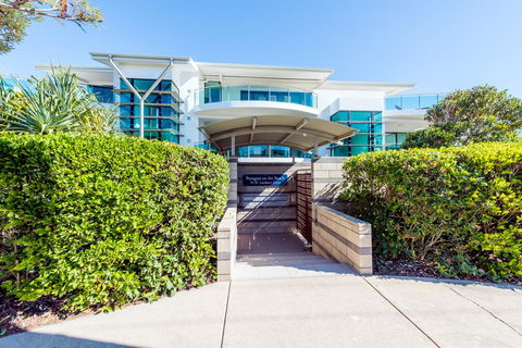 Stylish Beach Side Apartment - Unit 5 - 33 Lorikeet Drive - Kingaroy Accommodation 2