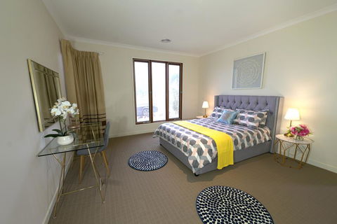 Stylish Luxe House For Big Group Near Shopping Center - Kingaroy Accommodation 1