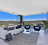 Stylish Penthouse with Views  Jacuzzi - Kingaroy Accommodation