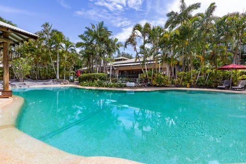 Stylish Tropical Oasis Apartment With Hot Tub And Four Pools - Kingaroy Accommodation 1
