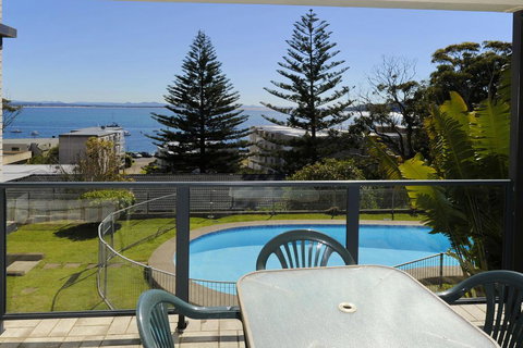 Sundeck Unit 6 - Shoal Bay - Kingaroy Accommodation 1