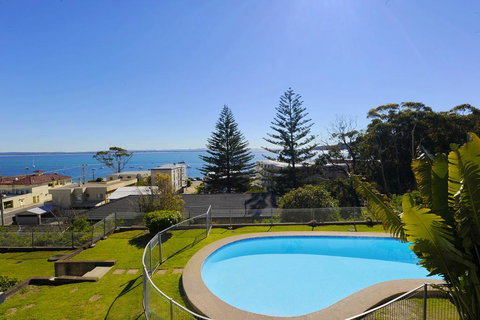 Sundeck Unit 6 - Shoal Bay - Kingaroy Accommodation 0