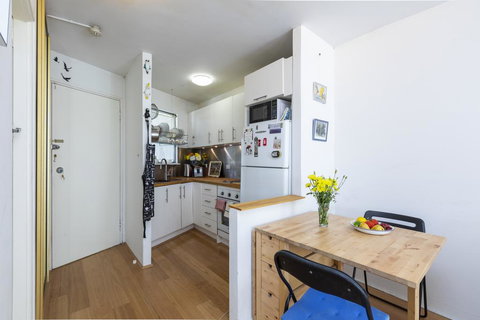 Sunlit Studio In The Trees, Walk To The Beach - Kingaroy Accommodation 3