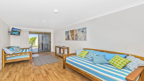 Sunrise Reef - Unit 6 Lennox Head - Kingaroy Accommodation 2