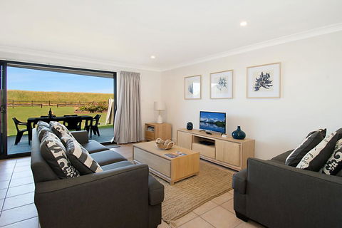 Sunrise Reef Unit 4 - Lennox Head - Kingaroy Accommodation 3