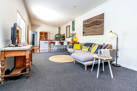 SUNSET BEACH SHACK On SURF - Kingaroy Accommodation 1