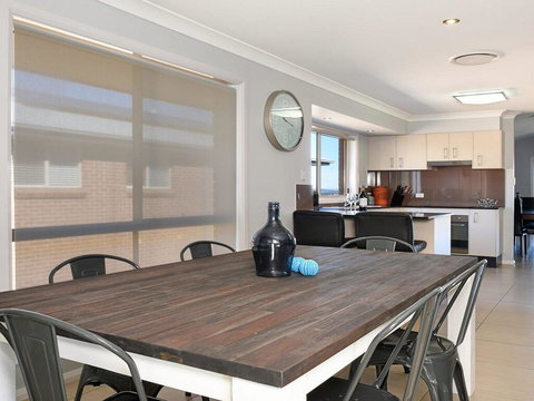 Sunset Over Neptune - Pet Friendly, 5 Min To Beach - Kingaroy Accommodation 2