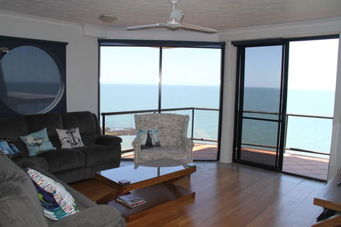 Sunset Sails Redcliffe - Kingaroy Accommodation 3