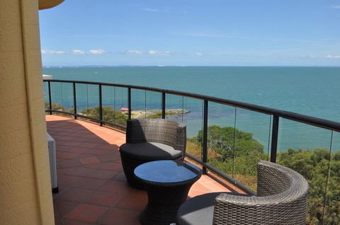 Sunset Sails Redcliffe - Kingaroy Accommodation 1