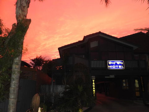 Surf City Motel - Kingaroy Accommodation 0