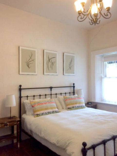 Surgeon's Cottage - Kingaroy Accommodation 3