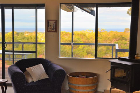 Surinam - Kingaroy Accommodation 1