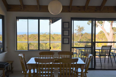 Surinam - Kingaroy Accommodation 3