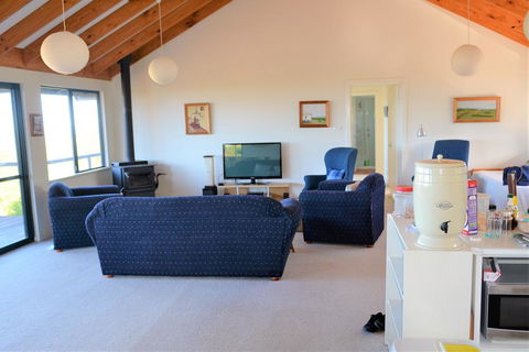 Surinam - Kingaroy Accommodation 2