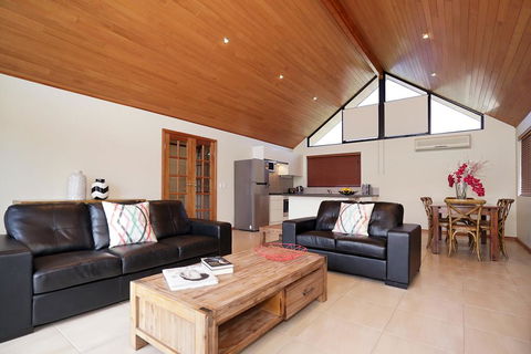 Swanriver Applecross Shortstays - Kingaroy Accommodation 1