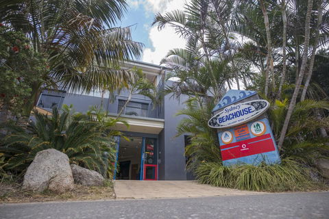 Sydney Beachouse YHA - Kingaroy Accommodation 1
