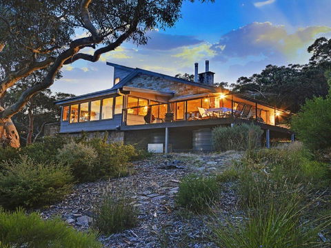 Sydney View - 70km From Sydney, 1000km From Care! - Kingaroy Accommodation 3
