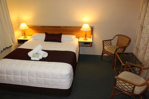 Tabourie Lake Motor Inn - Kingaroy Accommodation 2