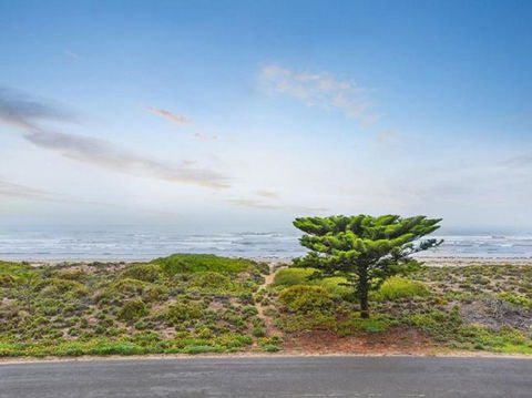 Tahren Beachfront Shack - Kingaroy Accommodation 3
