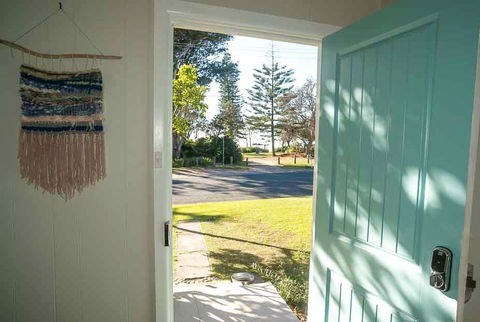 Tallowood Beachfront Cottage - Kingaroy Accommodation 2