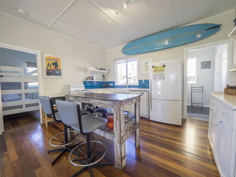 Tallowood Beachfront Cottage - Kingaroy Accommodation 3