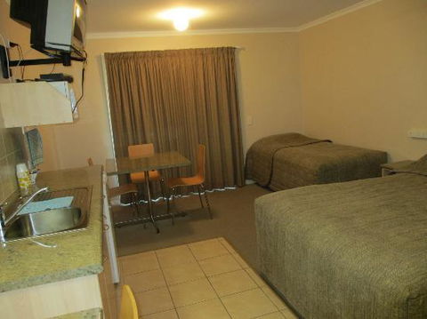 Tambo Mill Motel & Caravan Park - Kingaroy Accommodation 3