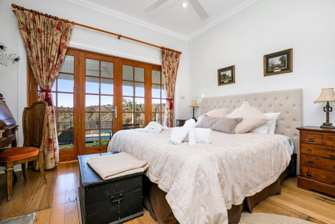 Taradale House Estate - Kingaroy Accommodation 0