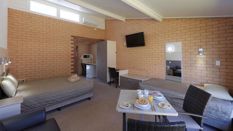 Tenterfield Motor Inn - Kingaroy Accommodation 3