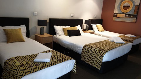 Tenterfield Tavern And Motor Inn - Kingaroy Accommodation 1