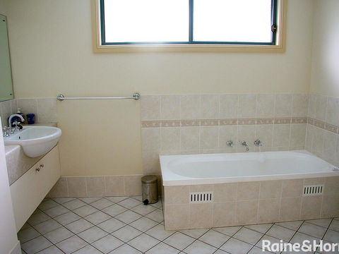 Terrigal Gem - 3/9 Auld Street, Terrigal - Kingaroy Accommodation 3